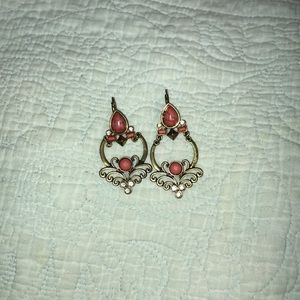 Super cute and fun earrings !